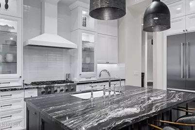 8832 E Wethersfield Road, Scottsdale, AZ 85260 - Photo 15