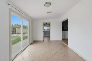 222 W Ivyglen St, Mesa, AZ 85201 - Photo 5