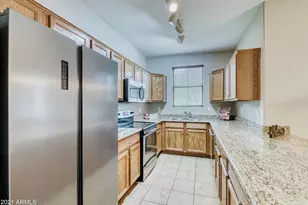 4378 E Rosemonte Dr, Phoenix, AZ 85050 - Photo 5