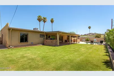 10008 N 33rd Place, Phoenix, AZ 85028 - Photo 13