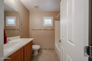 2725 E Mine Creek Rd, Phoenix, AZ 85024 - Photo 27