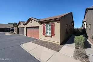 2725 E Mine Creek Rd, Phoenix, AZ 85024 - Photo 33