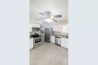 10510 W Camden Avenue, Sun City, AZ 85351 - Photo 13