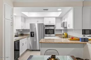 17404 N 99th Ave, Sun City, AZ 85373 - Photo 7