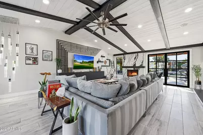 9026 N 67th Street, Paradise Valley, AZ 85253 - Photo 1