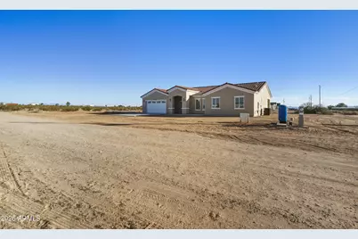 33279 W Alta Vista Road, Tonopah, AZ 85354 - Photo 3