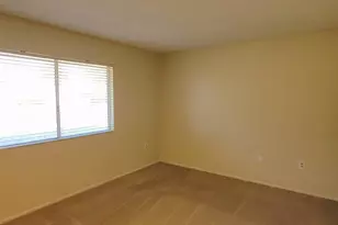 11005 W Kelso Dr, Sun City, AZ 85351 - Photo 9