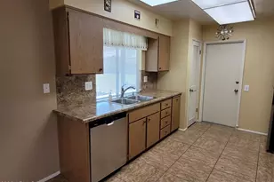 11005 W Kelso Dr, Sun City, AZ 85351 - Photo 7