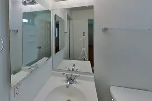 9833 N 47th Dr, Glendale, AZ 85302 - Photo 7