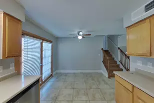 9833 N 47th Dr, Glendale, AZ 85302 - Photo 3