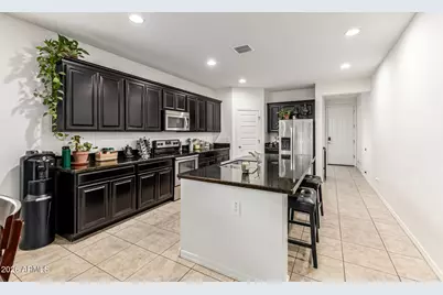 10336 W Hughes Drive, Tolleson, AZ 85353 - Photo 9