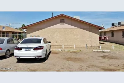 3112 E Chipman Road E #2, Phoenix, AZ 85040 - Photo 1