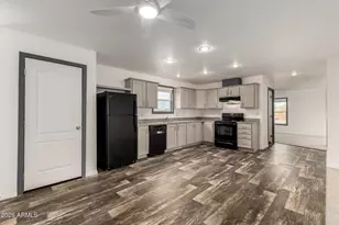 511 W Claessens Dr, Morristown, AZ 85342 - Photo 9