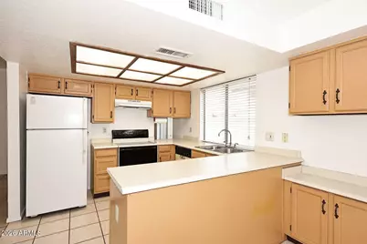 7827 W Jenan Drive, Peoria, AZ 85345 - Photo 11