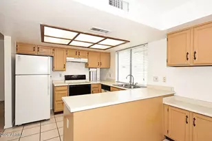 7827 W Jenan Dr, Peoria, AZ 85345 - Photo 11