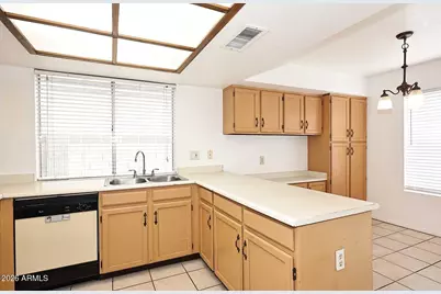 7827 W Jenan Drive, Peoria, AZ 85345 - Photo 13