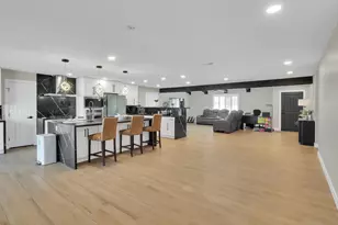 5122 W Fallen Leaf Ln, Glendale, AZ 85310 - Photo 9