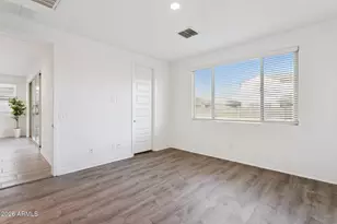 2566 W Huntington Dr, Phoenix, AZ 85041 - Photo 9