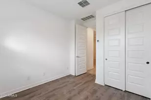 2566 W Huntington Dr, Phoenix, AZ 85041 - Photo 17