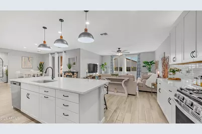 17597 W Red Fox Road, Surprise, AZ 85387 - Photo 9