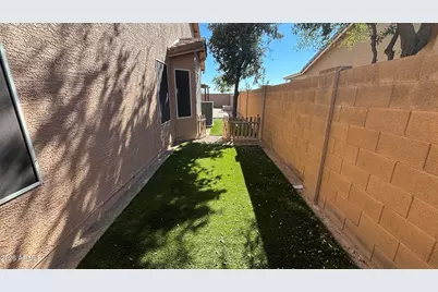 24185 W Desert Bloom Street, Buckeye, AZ 85326 - Photo 23