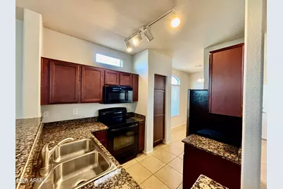 2725 E Mine Creek Road #1081, Phoenix, AZ 85024 - Photo 5