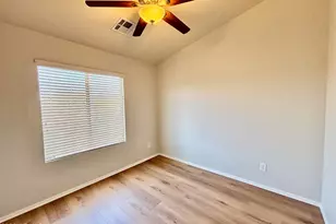 2725 E Mine Creek Rd, Phoenix, AZ 85024 - Photo 17