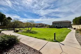 2725 E Mine Creek Rd, Phoenix, AZ 85024 - Photo 23