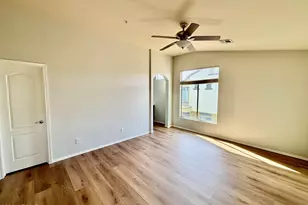 2725 E Mine Creek Rd, Phoenix, AZ 85024 - Photo 11