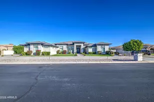 2896 E Arrowhead Trail, Gilbert, AZ 85297 - Photo 3