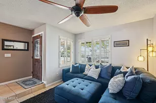 1810 E Harmont Dr, Phoenix, AZ 85020 - Photo 9