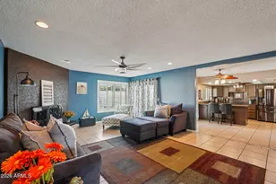 1810 E Harmont Dr, Phoenix, AZ 85020 - Photo 11