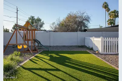 2205 W Cambridge Avenue, Phoenix, AZ 85009 - Photo 13