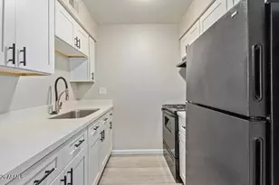 2942 N 34th Pl, Phoenix, AZ 85018 - Photo 3