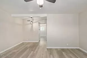 2942 N 34th Pl, Phoenix, AZ 85018 - Photo 7