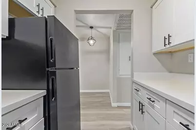 2942 N 34th Place #06, Phoenix, AZ 85018 - Photo 5