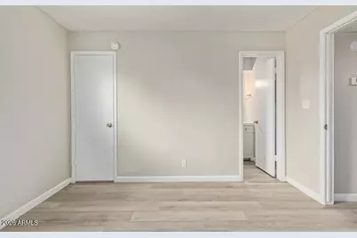 2942 N 34th Place #06, Phoenix, AZ 85018 - Photo 3