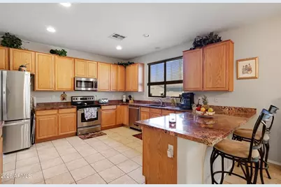 10410 W Edgemont Drive, Avondale, AZ 85392 - Photo 9