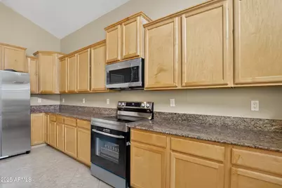 3482 W Sunshine Butte Drive, San Tan Valley, AZ 85144 - Photo 9