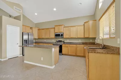 3482 W Sunshine Butte Drive, San Tan Valley, AZ 85144 - Photo 7