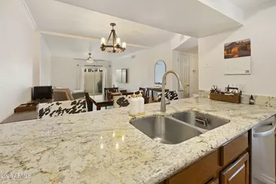 3039 N 38th Street #11, Phoenix, AZ 85018 - Photo 7