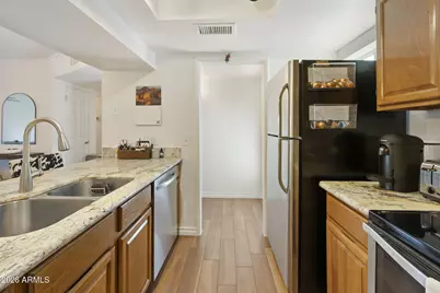 3039 N 38th Street #11, Phoenix, AZ 85018 - Photo 5