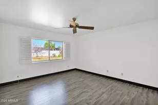 2818 E Calaveros Dr, Phoenix, AZ 85028 - Photo 11