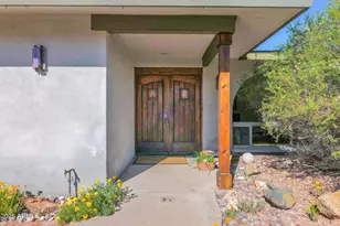 2818 E Calaveros Dr, Phoenix, AZ 85028 - Photo 3