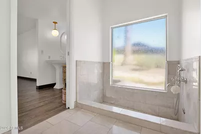 2818 E Calaveros Drive, Phoenix, AZ 85028 - Photo 15