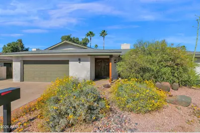 2818 E Calaveros Drive, Phoenix, AZ 85028 - Photo 1