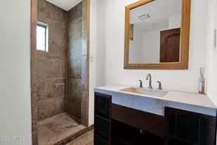 2818 E Calaveros Dr, Phoenix, AZ 85028 - Photo 19