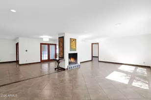 2818 E Calaveros Dr, Phoenix, AZ 85028 - Photo 23