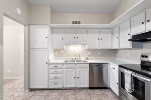 555 N May St, Mesa, AZ 85201 - Photo 13