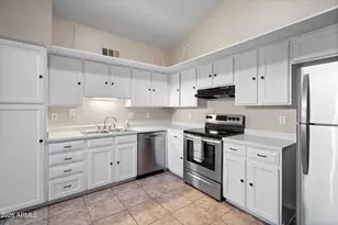 555 N May St, Mesa, AZ 85201 - Photo 11